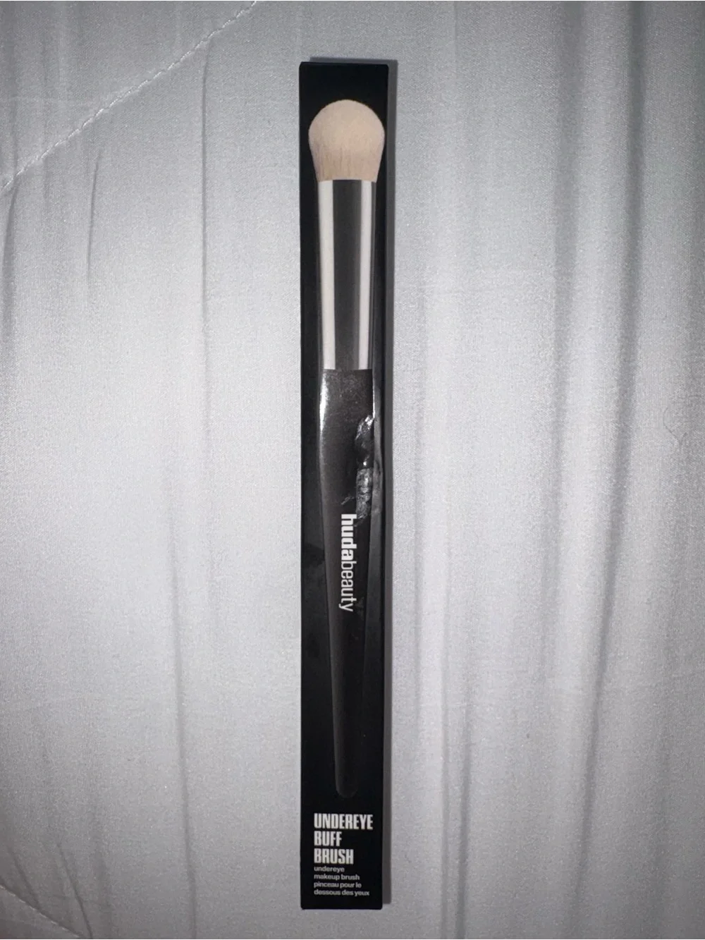 HUDA BEAUTY Undereye Buff Brush - Black with Rose Gold Lettering